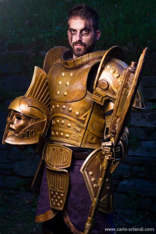 Dwarven Armor tratta da Skyrim.